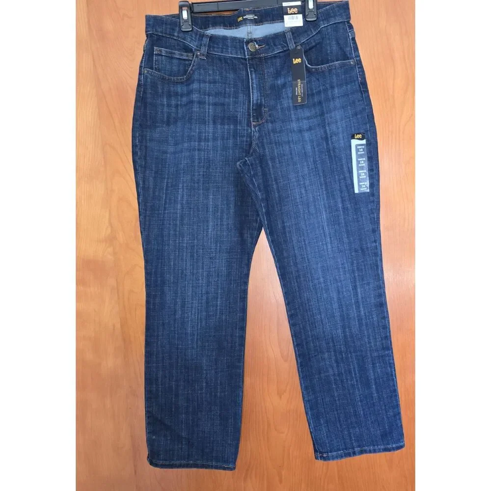 NWT Lee Women's Relaxed Fit Straight Leg Jean Mid Rise 16 Short Bewitched Blue - Picture 3 of 9